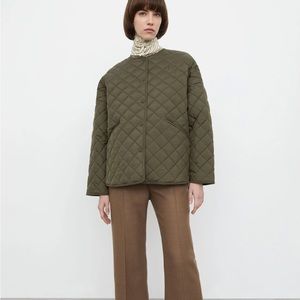 Toteme signature quilt jacket cornichon in dark green NWT